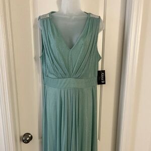 NWT Alexa B Nites Sleeveless Gown